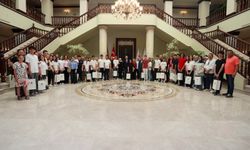 500 TAM PUANLA ZİRVEYE ÇIKAN ÖĞRENCİLERDEN VALİ EROL AYYILDIZ'A ZİYARET