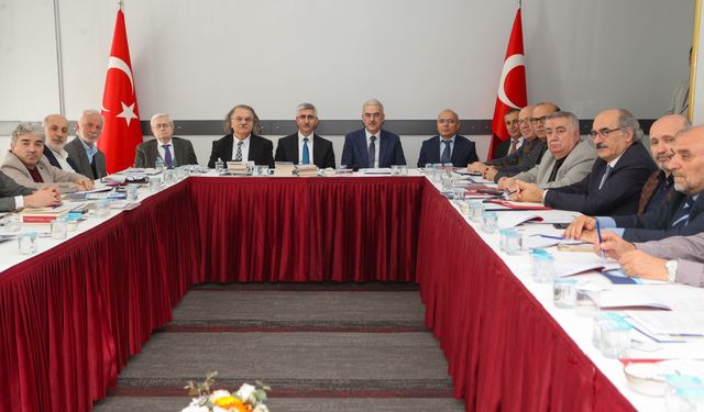 KÜLTÜREL MİRAS GELECEĞE TAŞINIYOR: 60 YAZAR BURSA’DA BİR ARAYA GELDİ