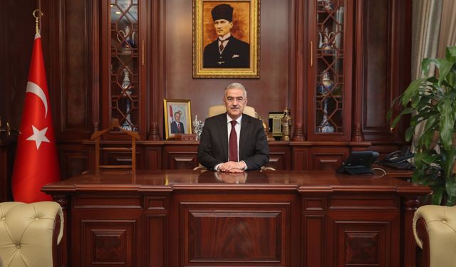 EROL AYYILDIZ’DAN 181. YIL KUTLAMASI