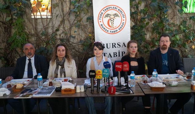 BURSA’DA HEKİMLER VE BASIN AYNI MASADA BULUŞTU