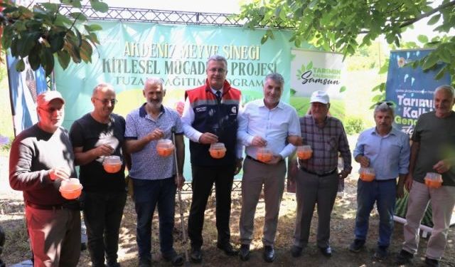 Samsun İl Tarım Müdürlüğünden Üreticiye Akdeniz Meyve Sineği Tuzağı