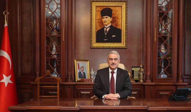 VALİ EROL AYYILDIZ'DAN BABALAR GÜNÜ'NDE ŞÜKRAN VE VEFA MESAJI